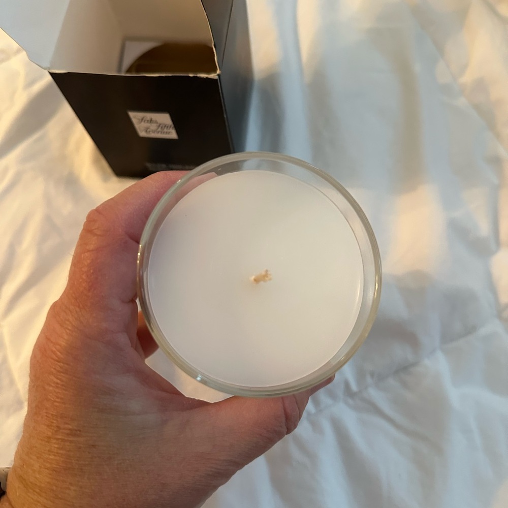 Sakes Fifth Avenue Candle - Picture 3 of 5